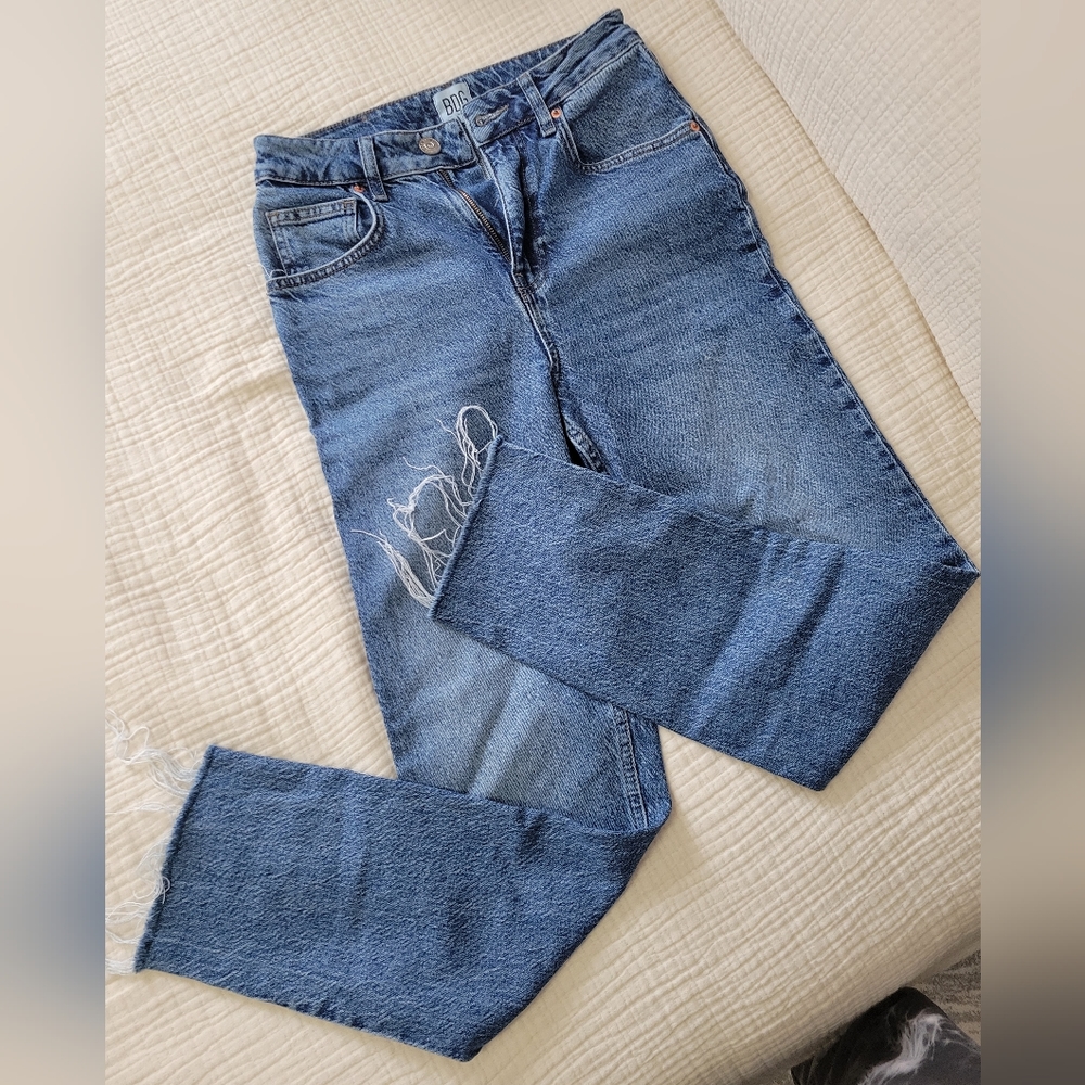 BDG High-rise Straight Leg Skinny Jean in Medium Wash Size 27